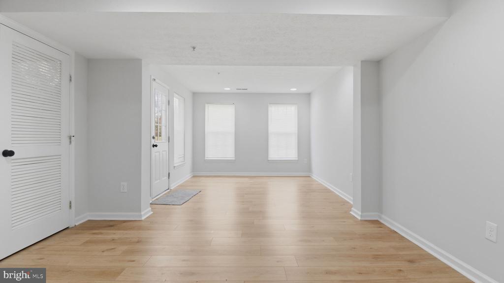 1404 PANGBOURNE WAY