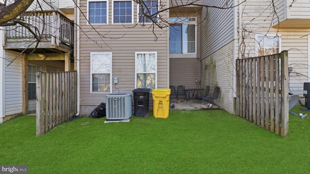 1404 PANGBOURNE WAY