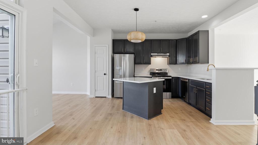1404 PANGBOURNE WAY