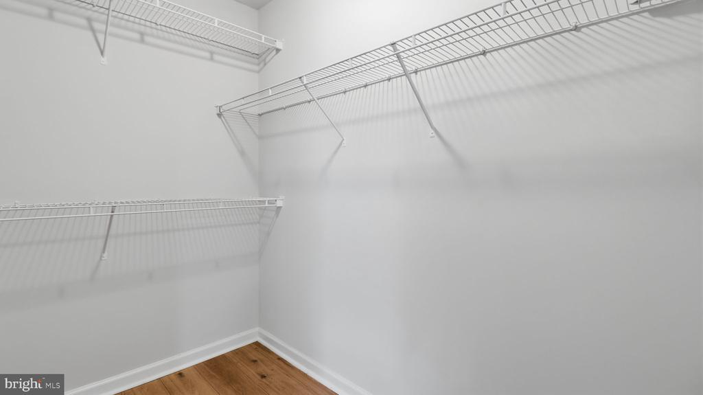 1404 PANGBOURNE WAY