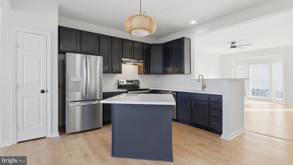 1404 PANGBOURNE WAY
