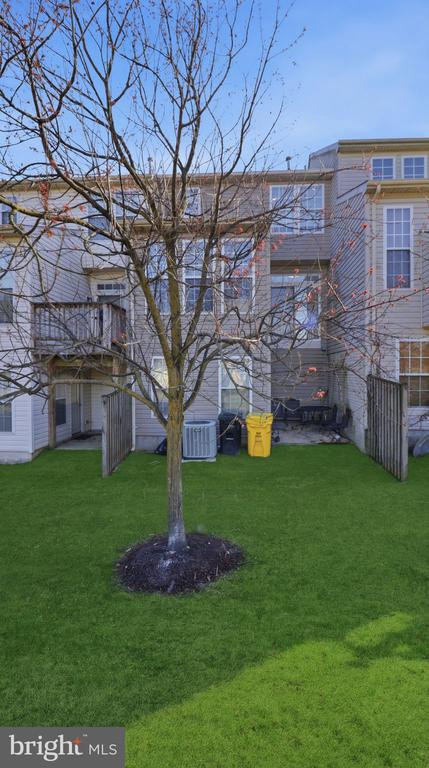 1404 PANGBOURNE WAY