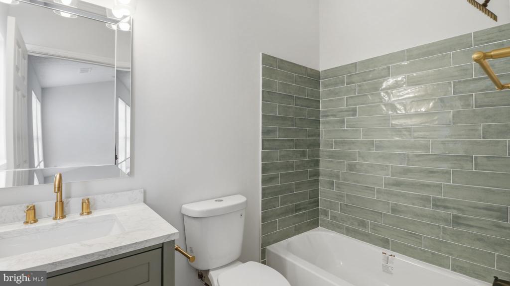 1404 PANGBOURNE WAY