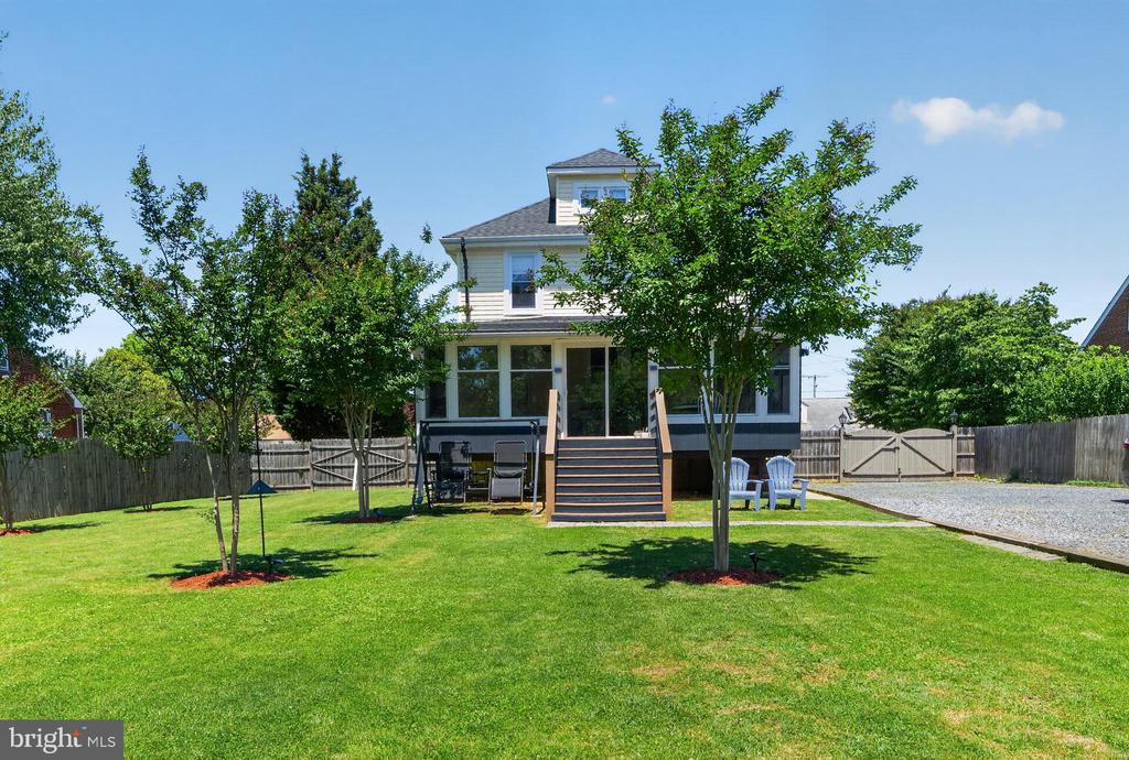 311 TOWNSEND AVENUE