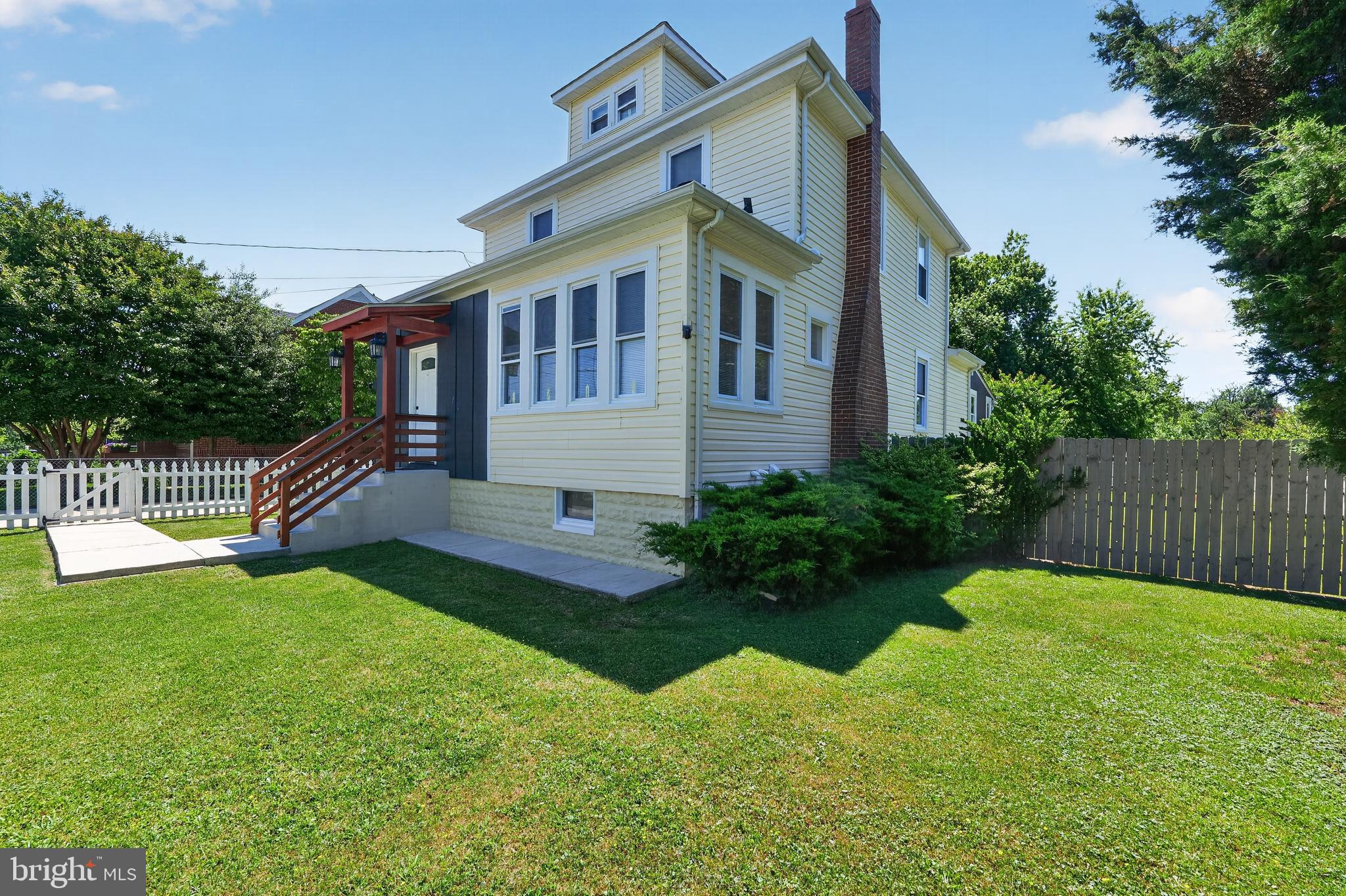 311 TOWNSEND AVENUE