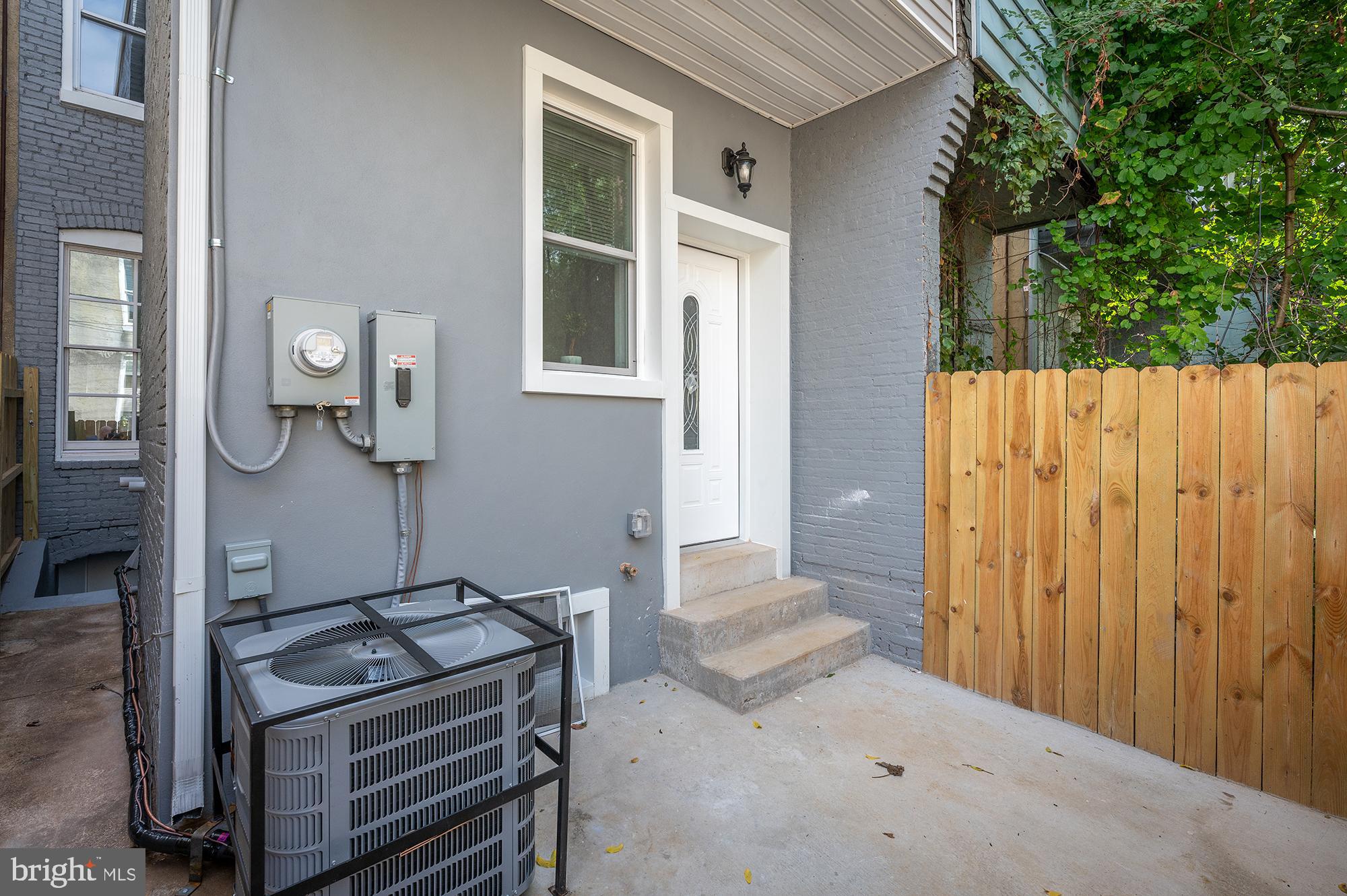 1904 W Fayette STREET