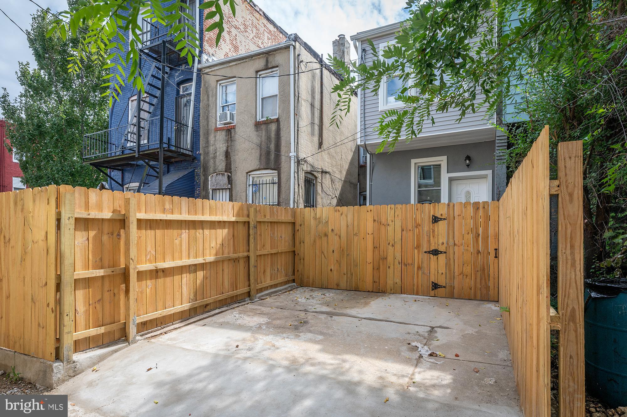 1904 W Fayette STREET