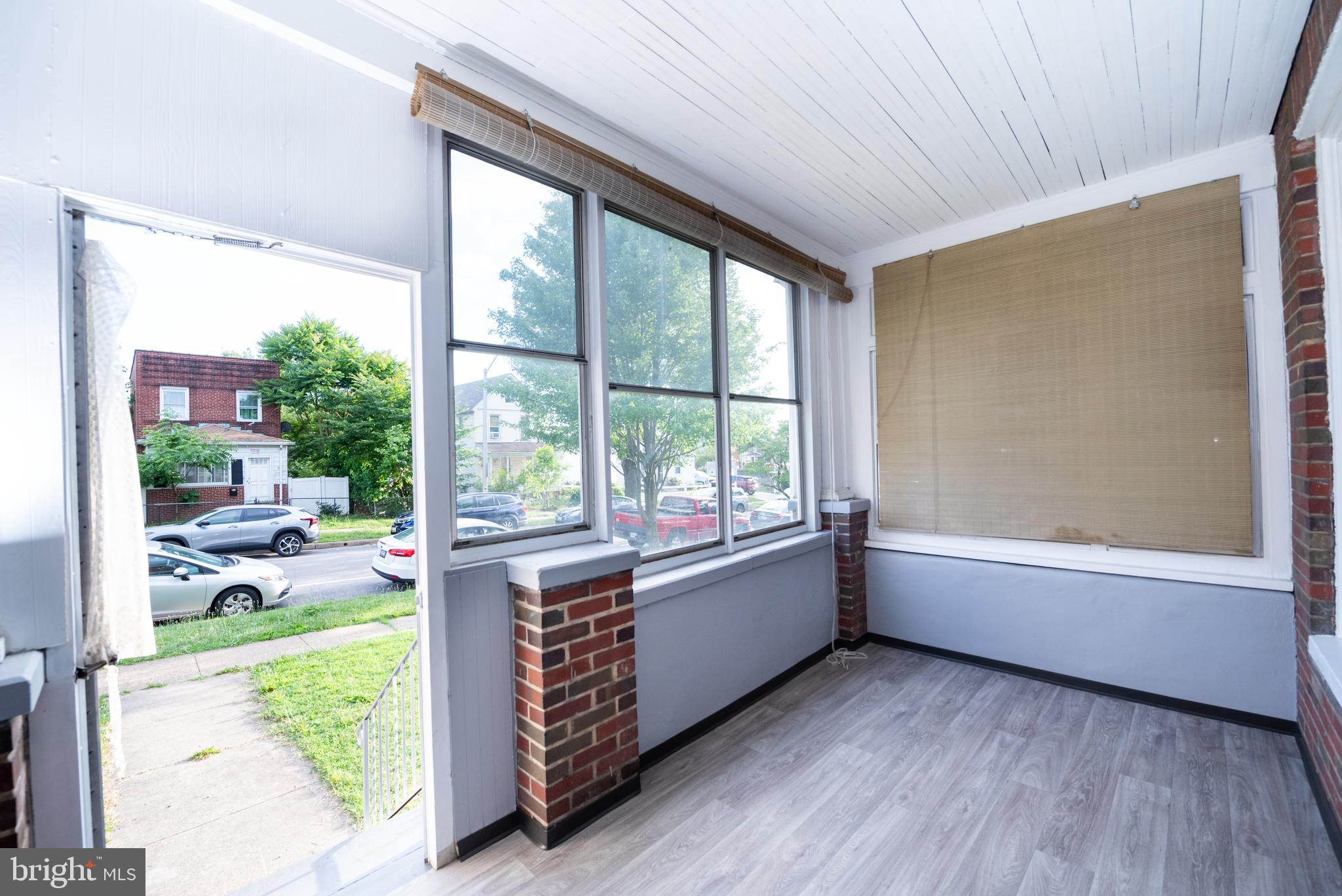 218 Washburn Ave