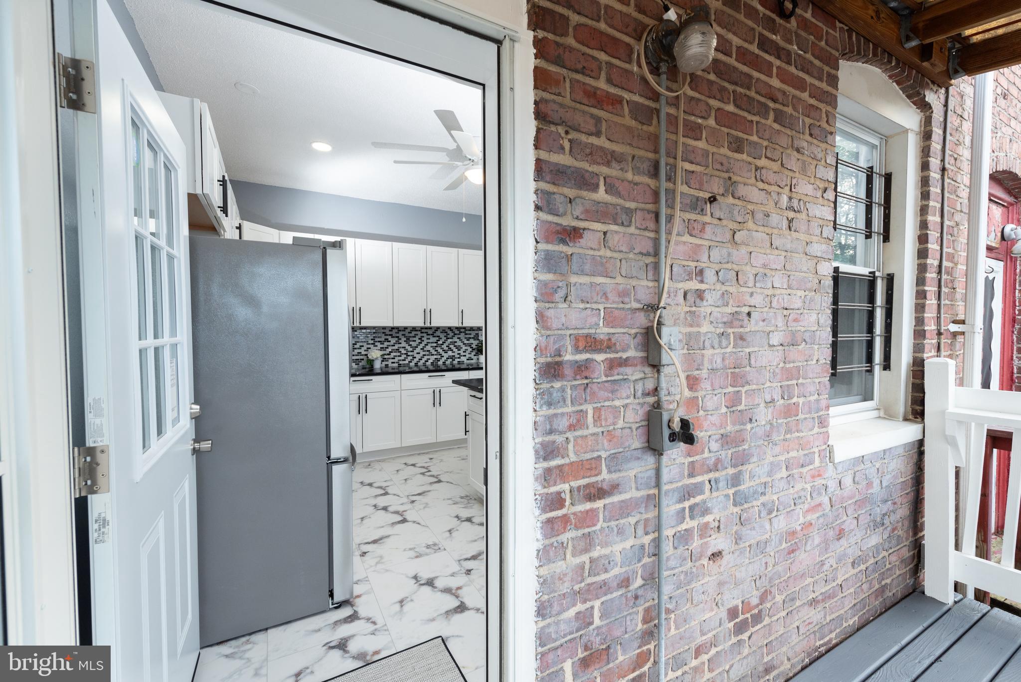 218 Washburn Ave