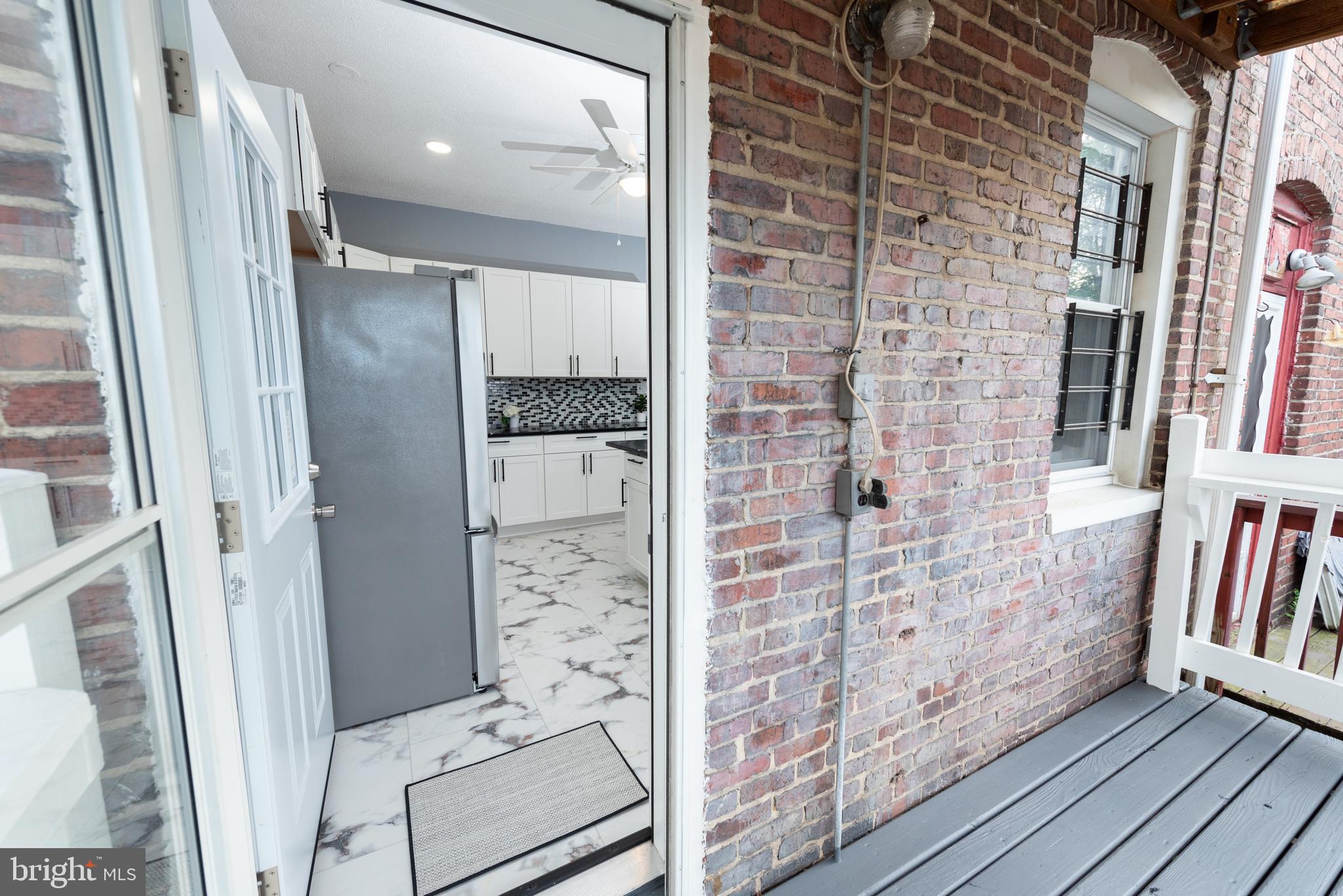 218 Washburn Ave