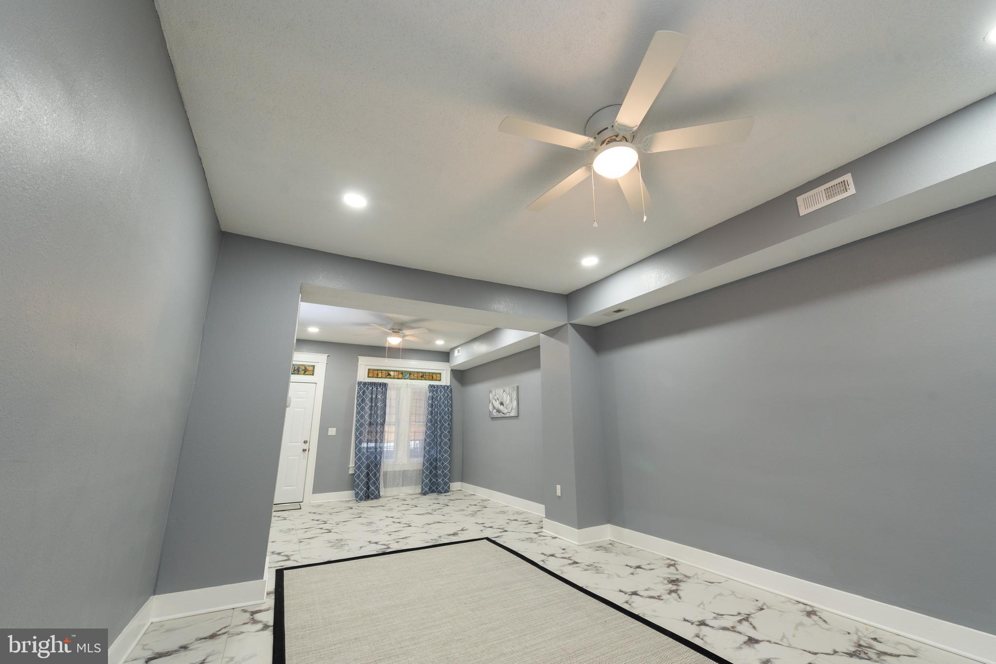 218 Washburn Ave