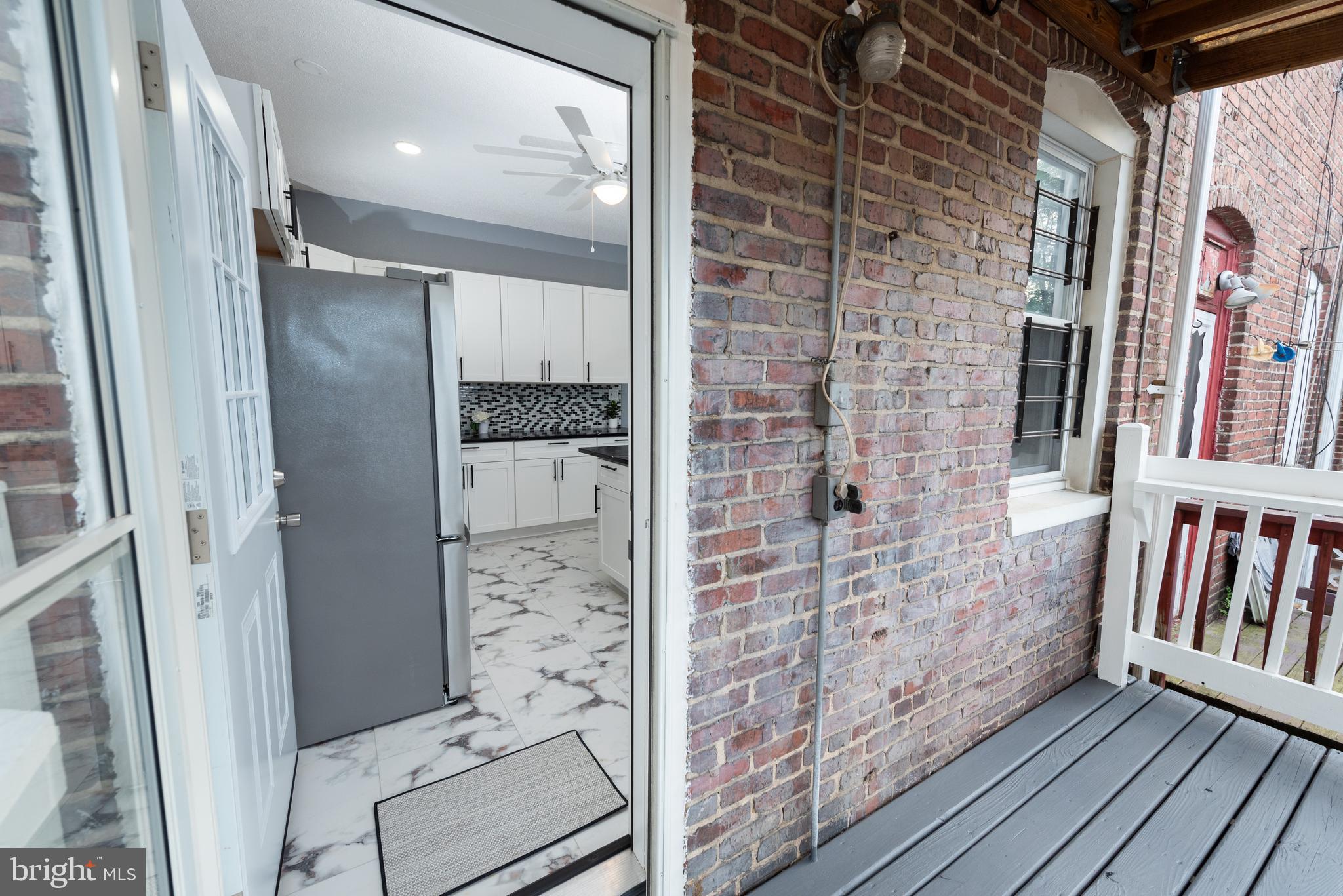 218 Washburn Ave