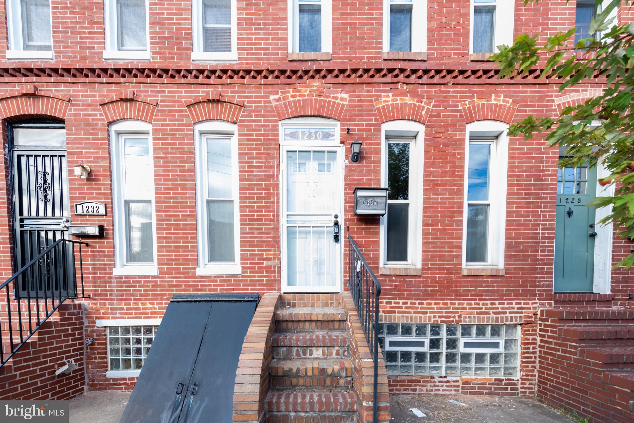 1230 W Cross St