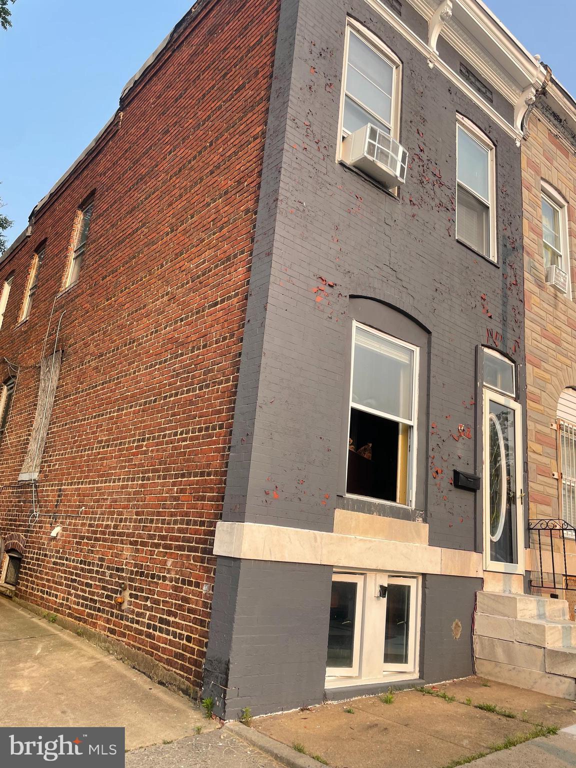 1521 N COLLINGTON AVENUE