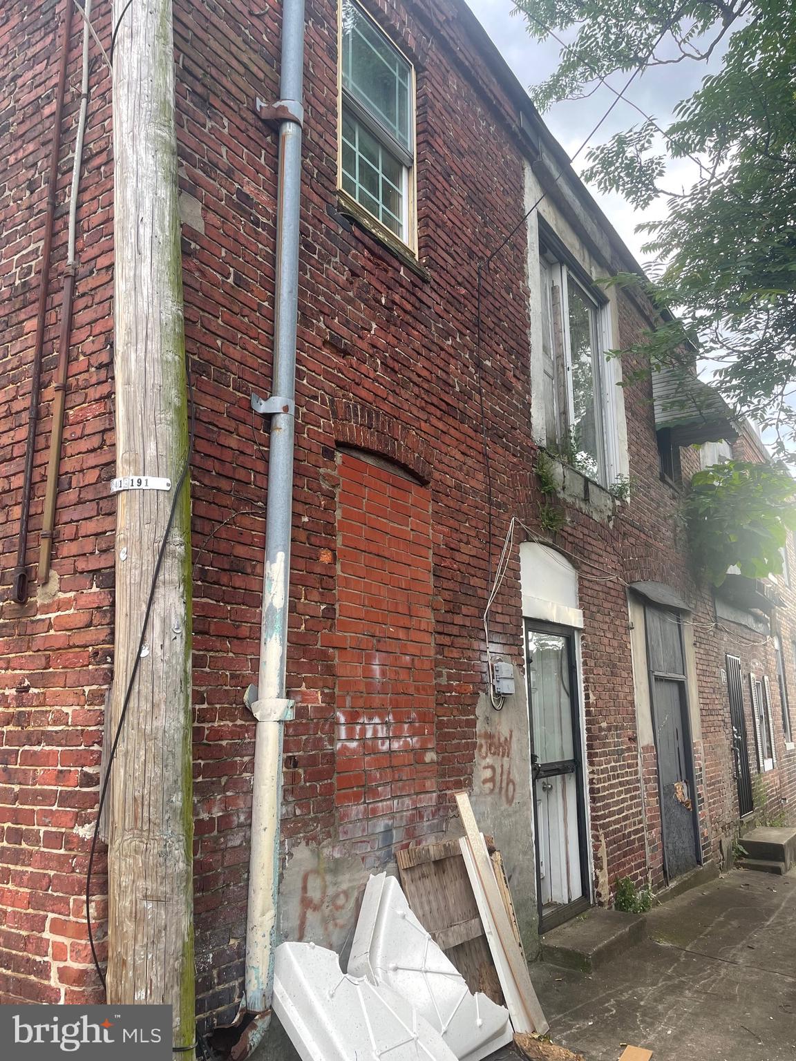 1521 N COLLINGTON AVENUE