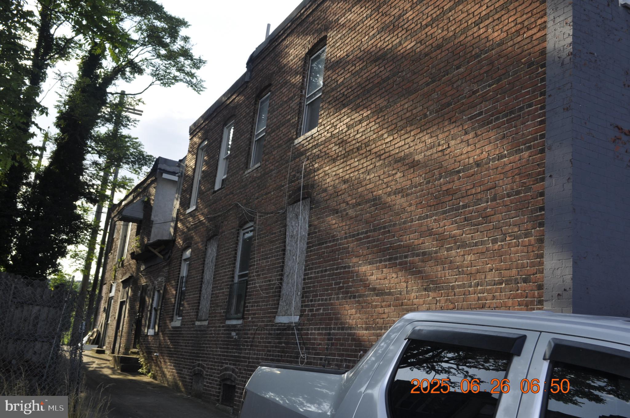 1521 N COLLINGTON AVENUE