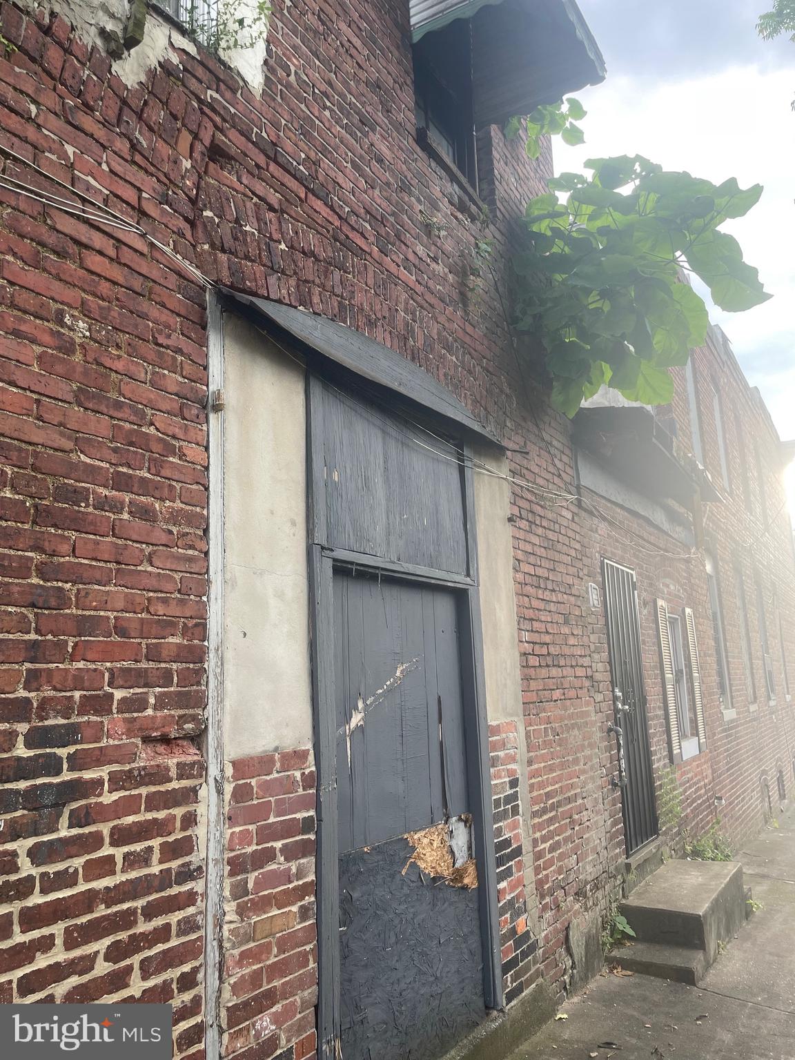 1521 N COLLINGTON AVENUE