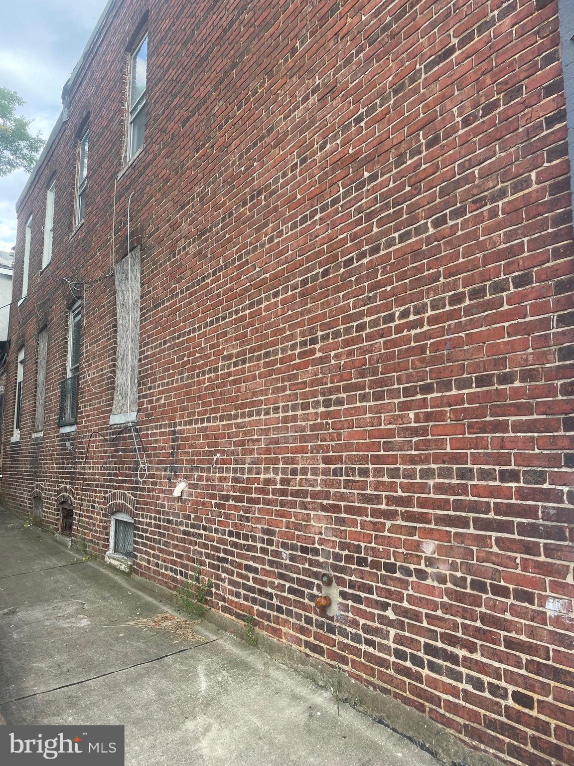 1521 N COLLINGTON AVENUE