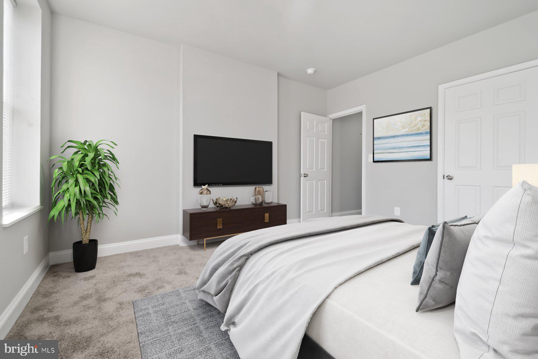 822 N MONTFORD AVENUE