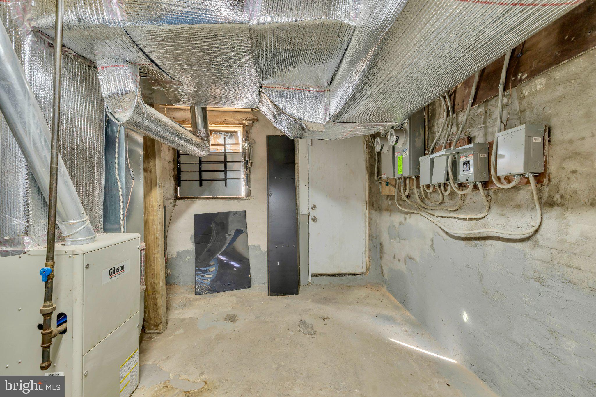 2920 PARKWOOD AVENUE 3