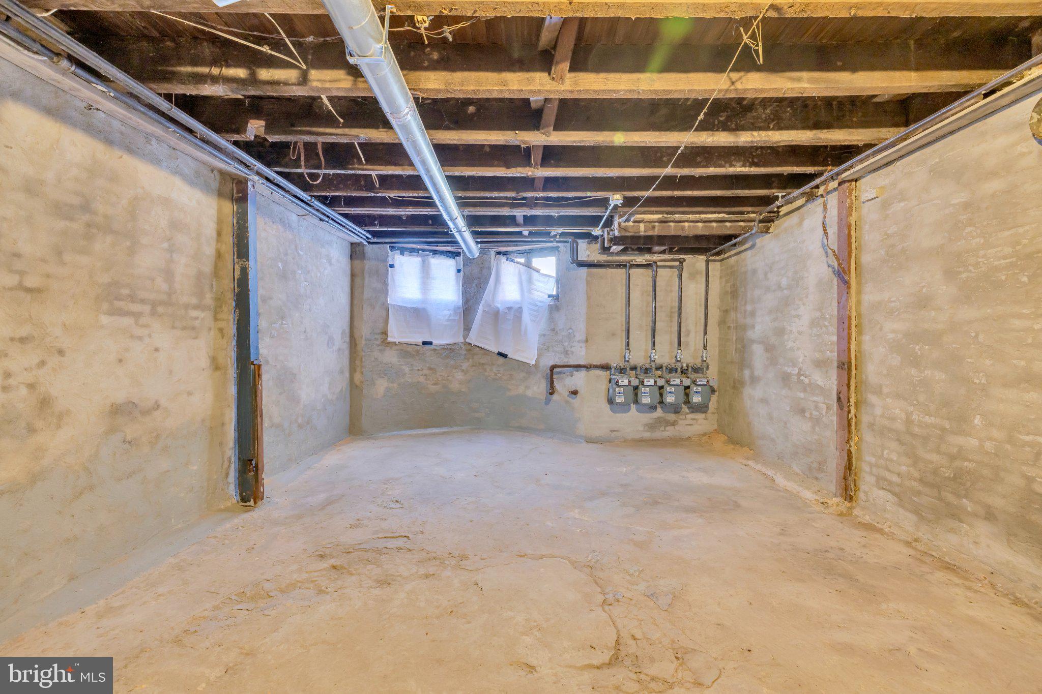 2920 PARKWOOD AVENUE 3