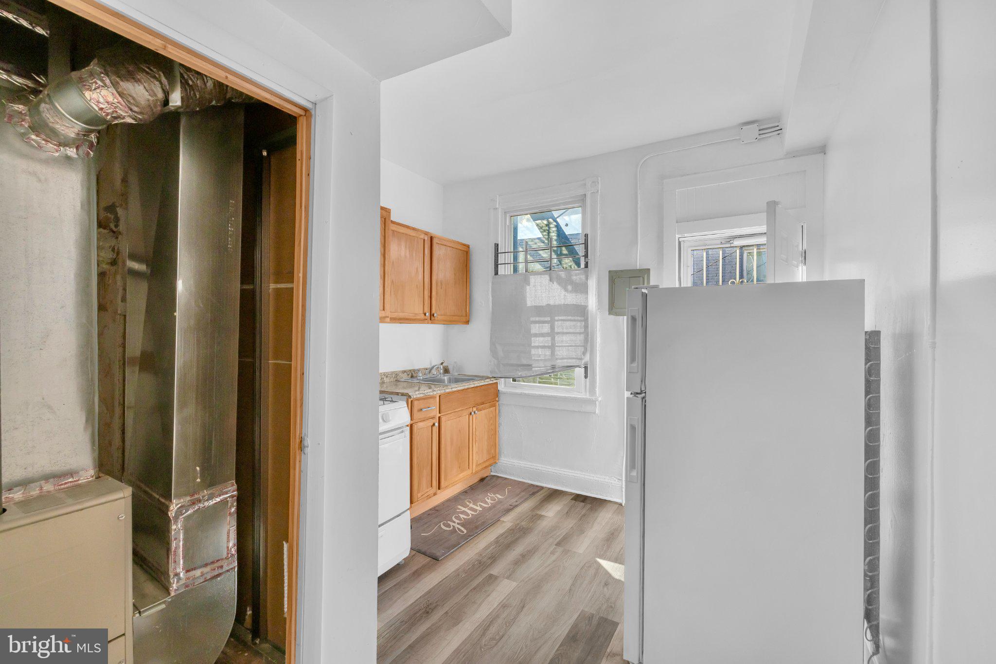 2920 PARKWOOD AVENUE 3