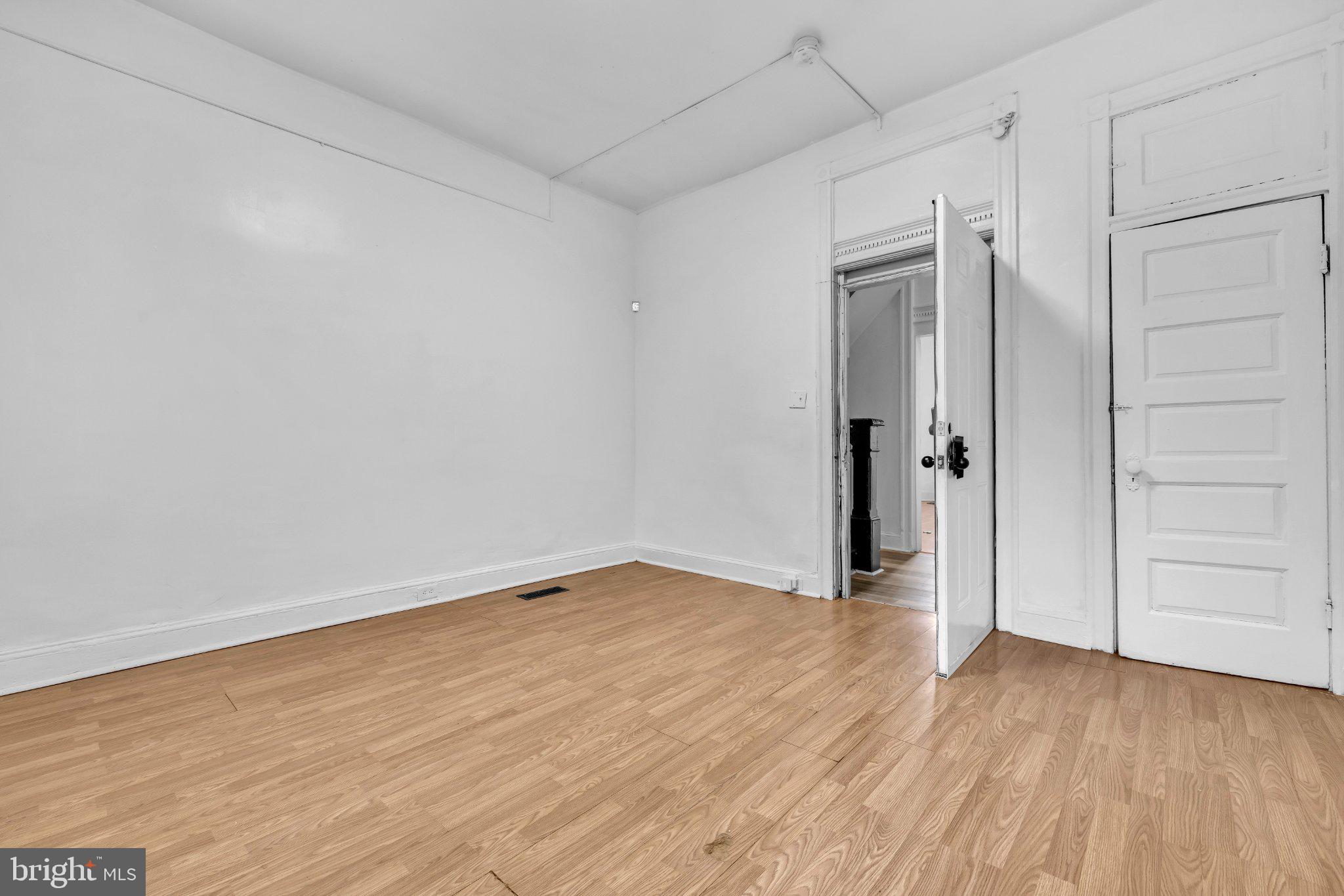 2920 PARKWOOD AVENUE 3