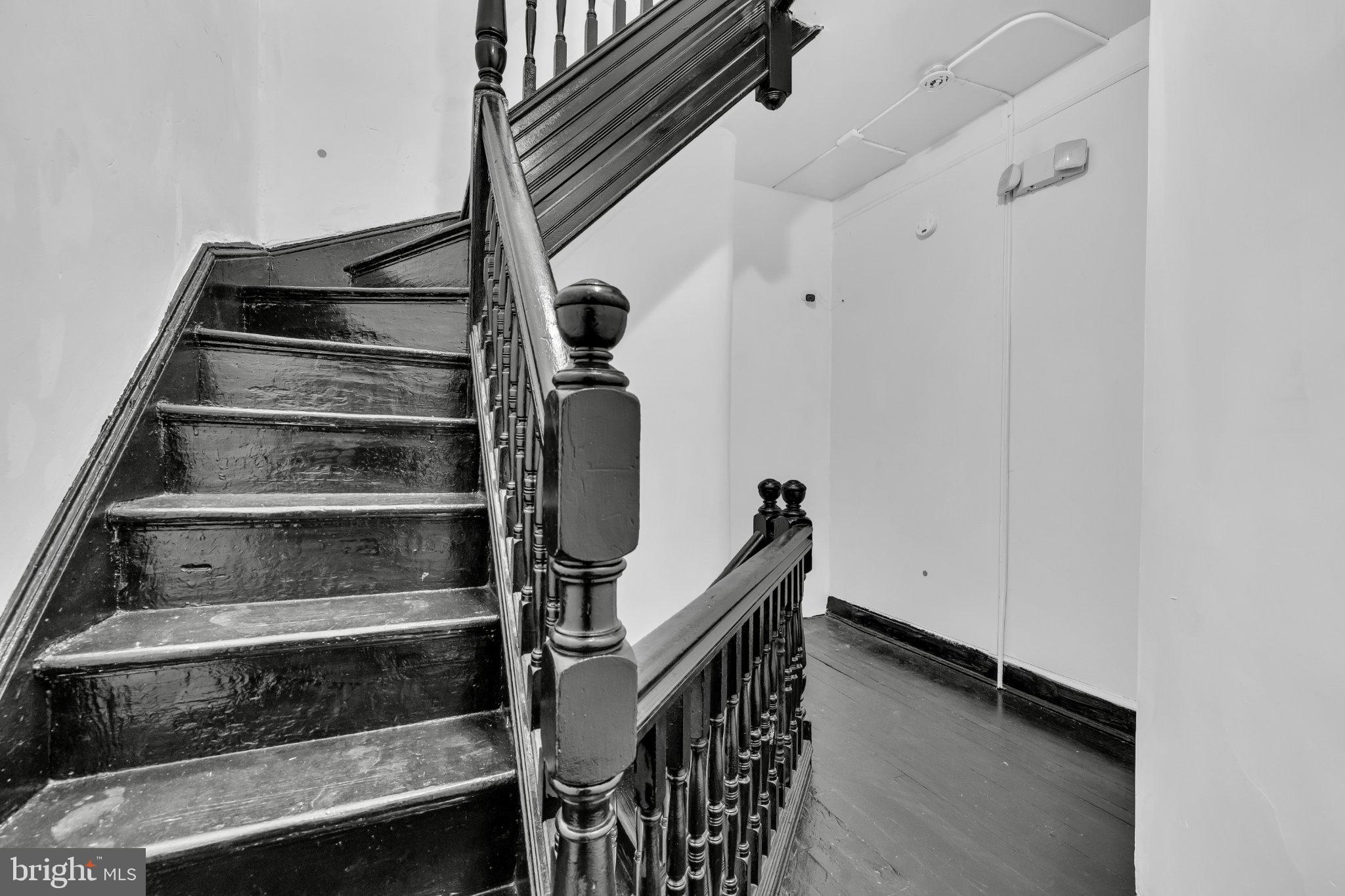 2920 PARKWOOD AVENUE 3