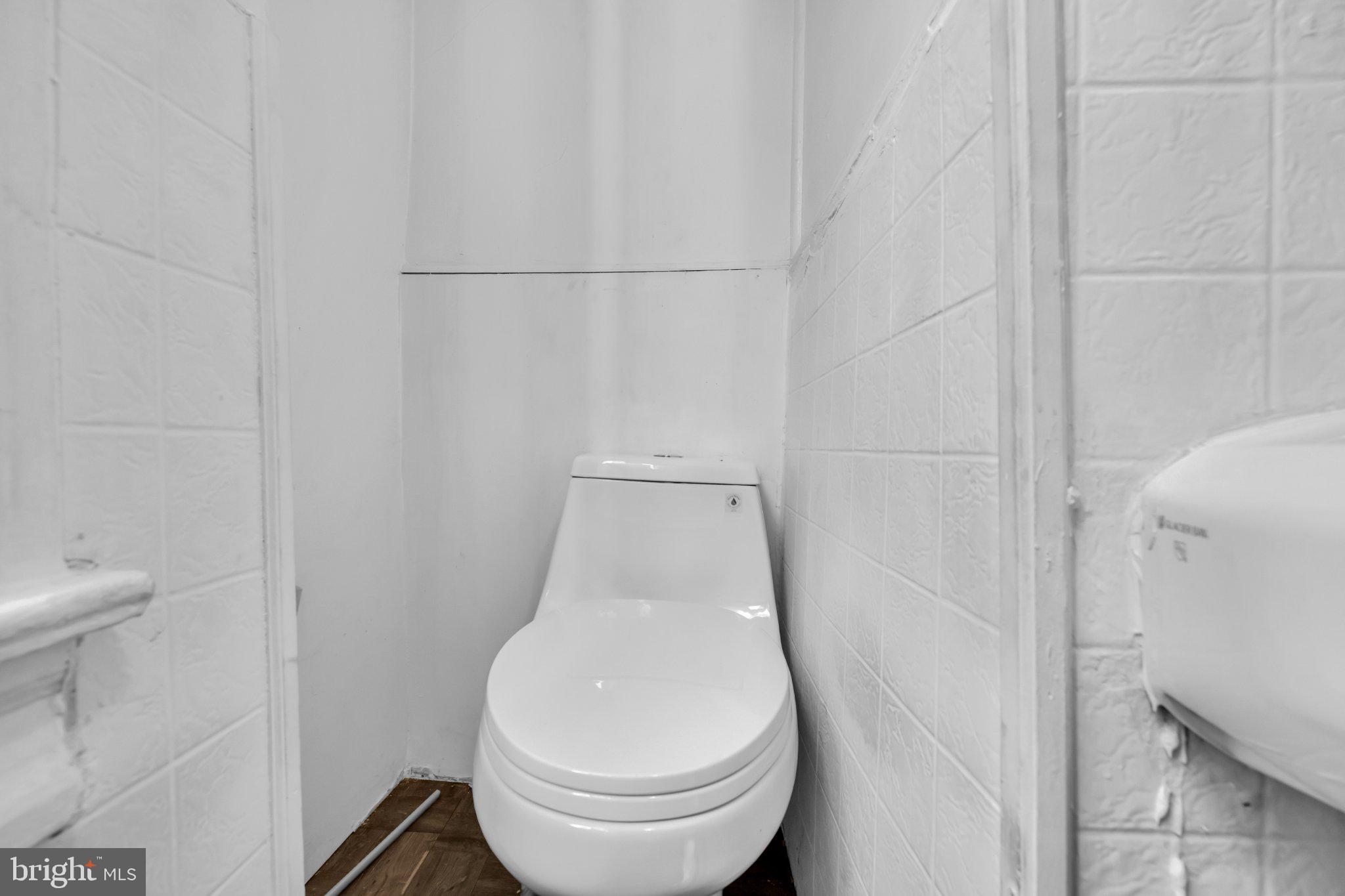 2920 PARKWOOD AVENUE 3