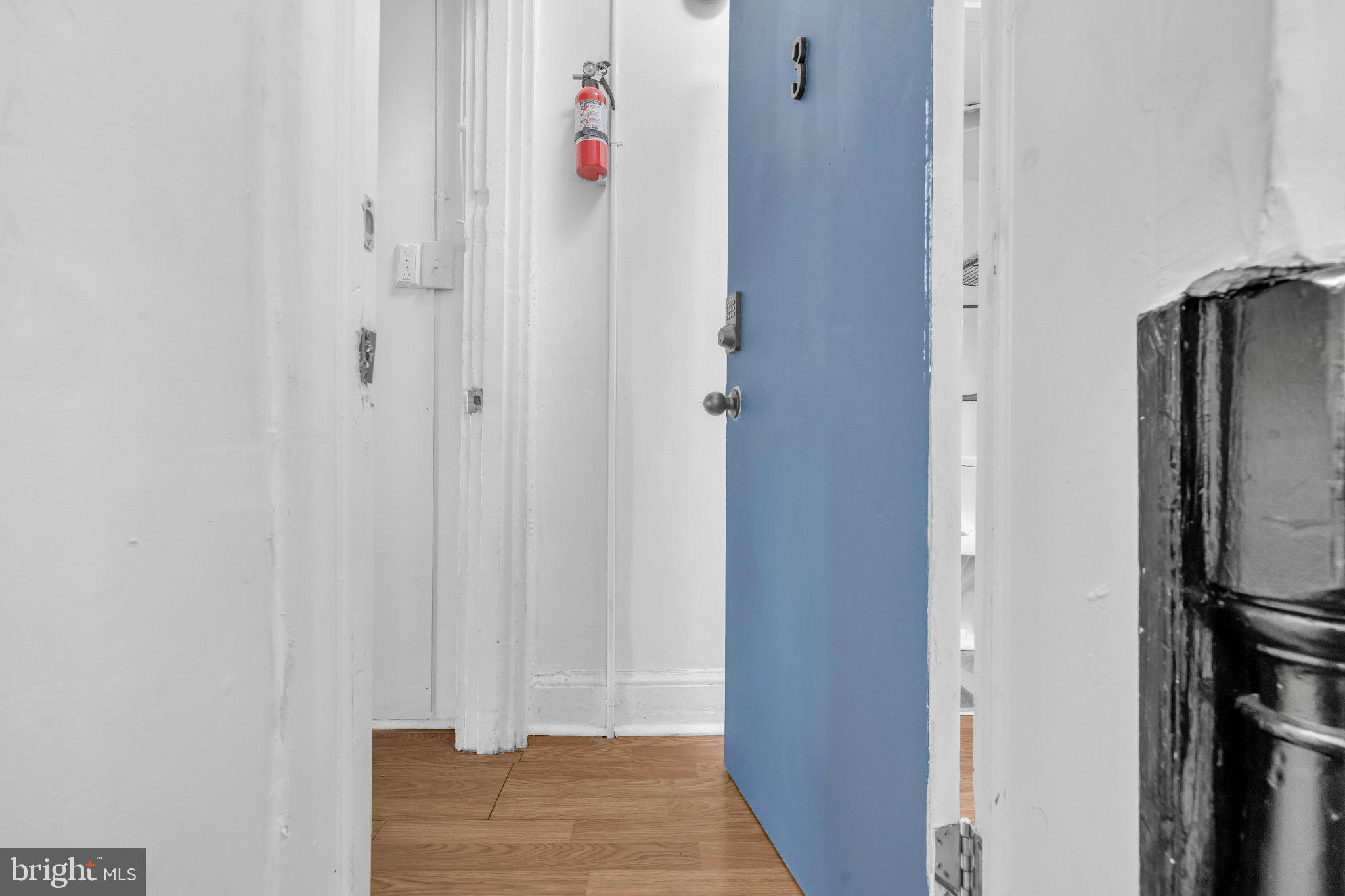 2920 PARKWOOD AVENUE 3