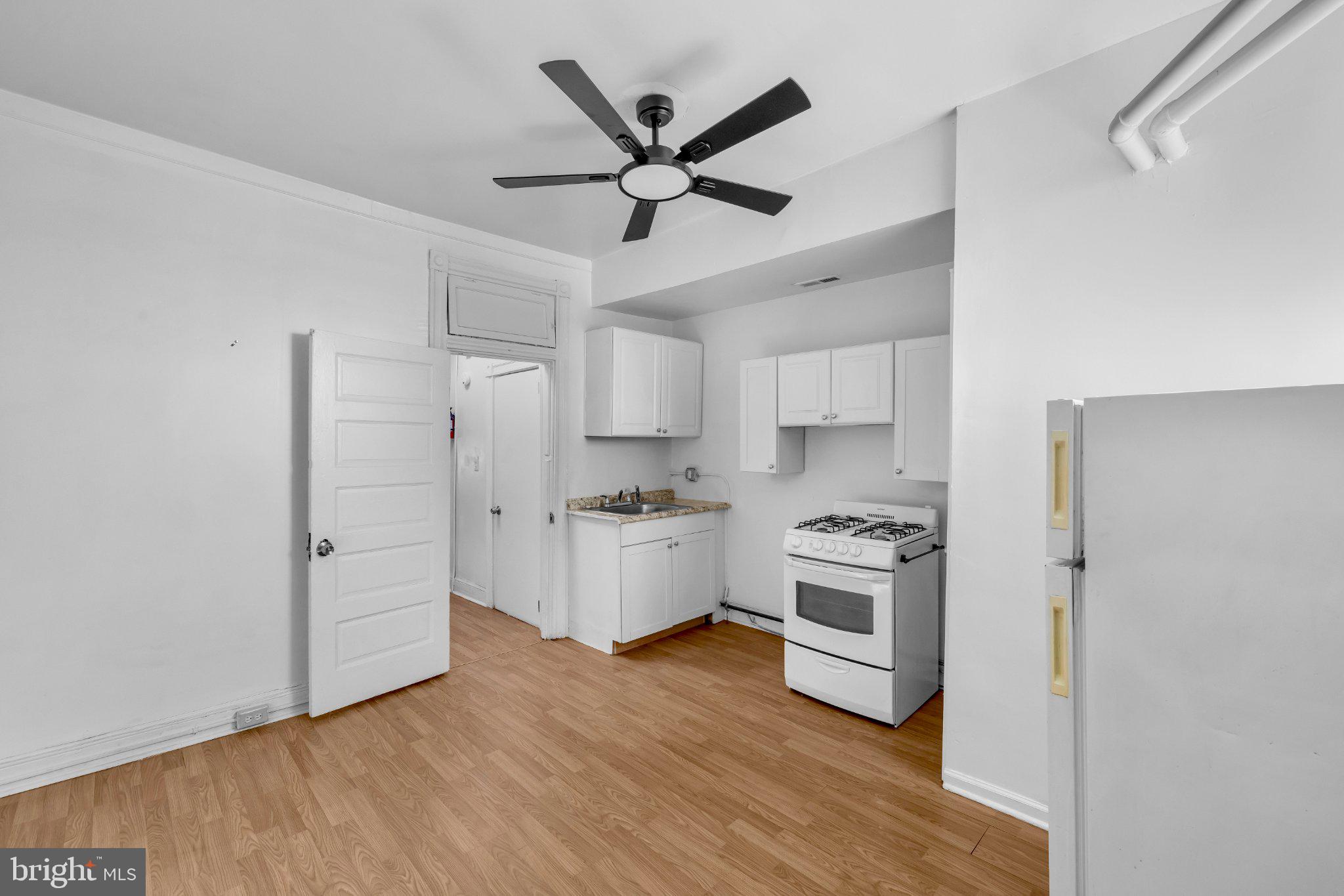 2920 PARKWOOD AVENUE 3