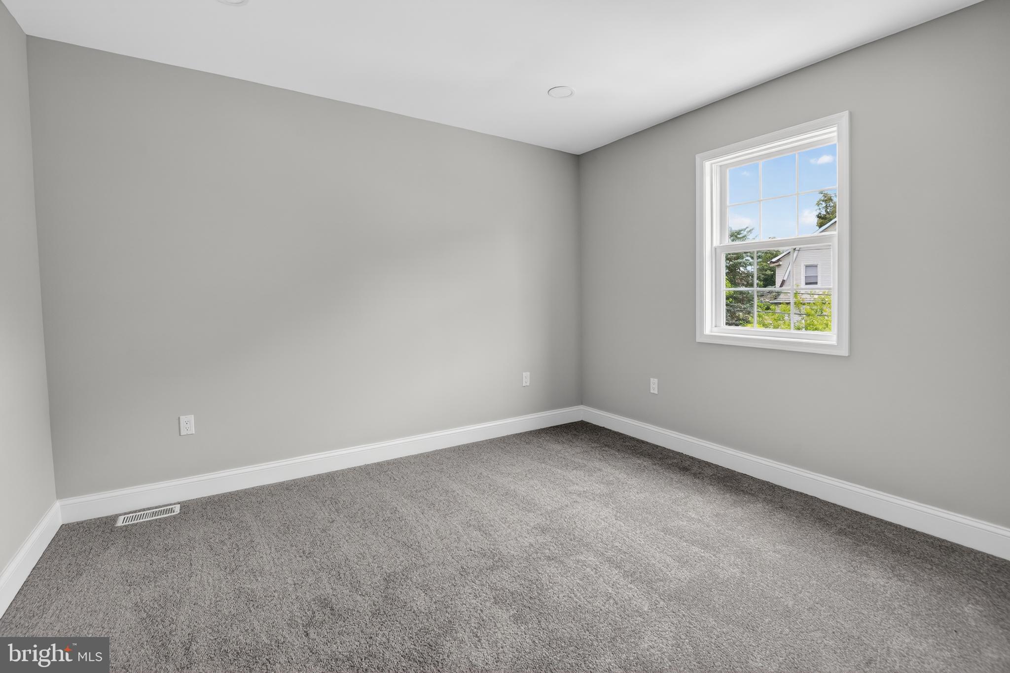2888 W GARRISON AVENUE W
