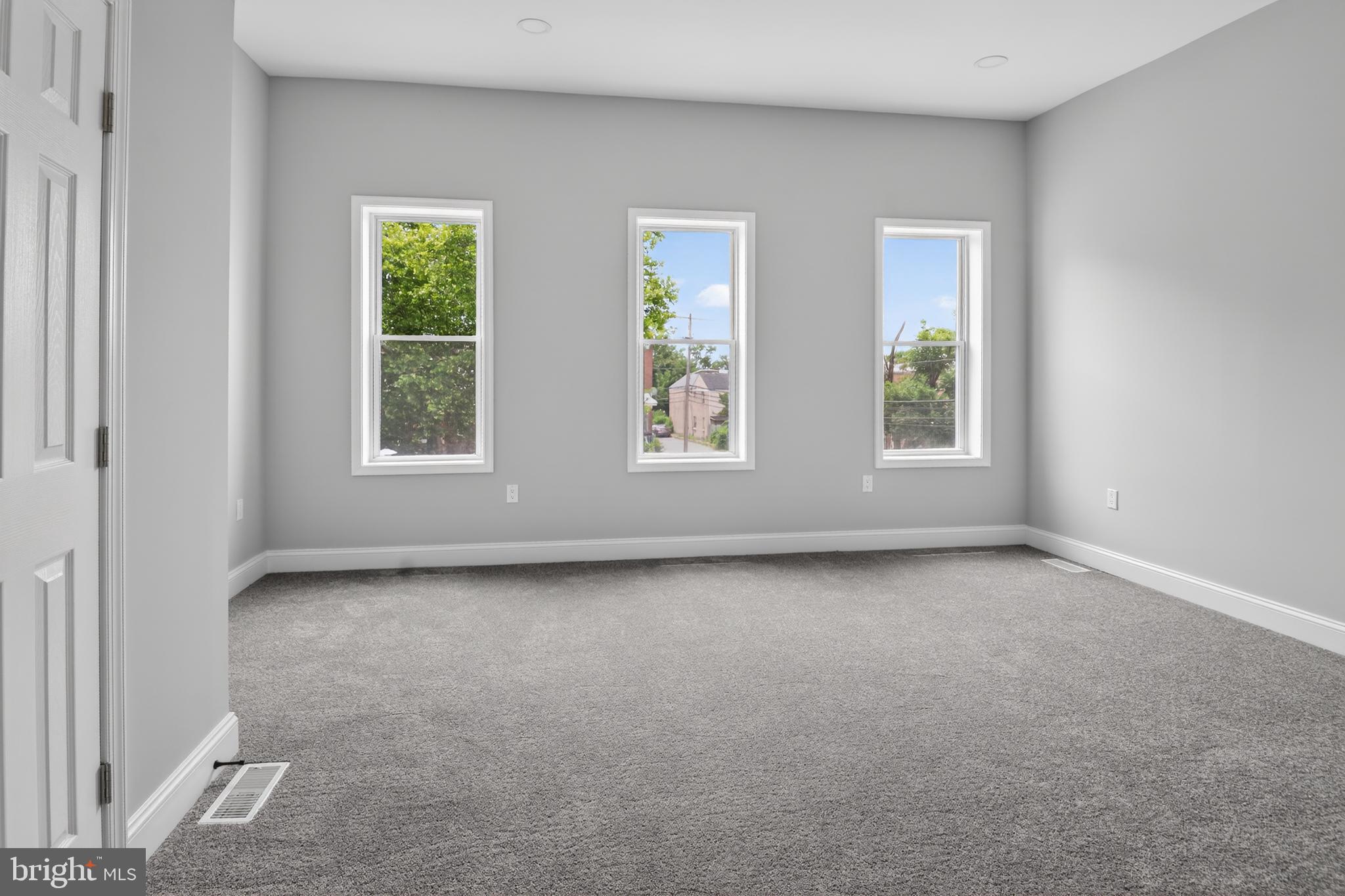 2888 W GARRISON AVENUE W
