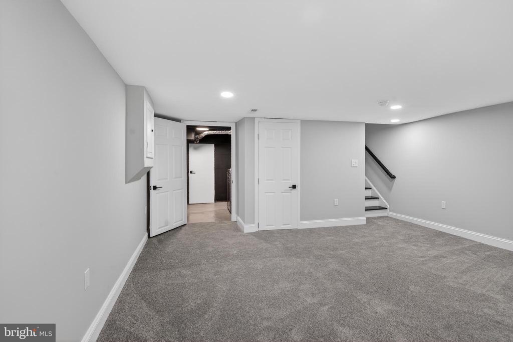 2888 W GARRISON AVENUE W