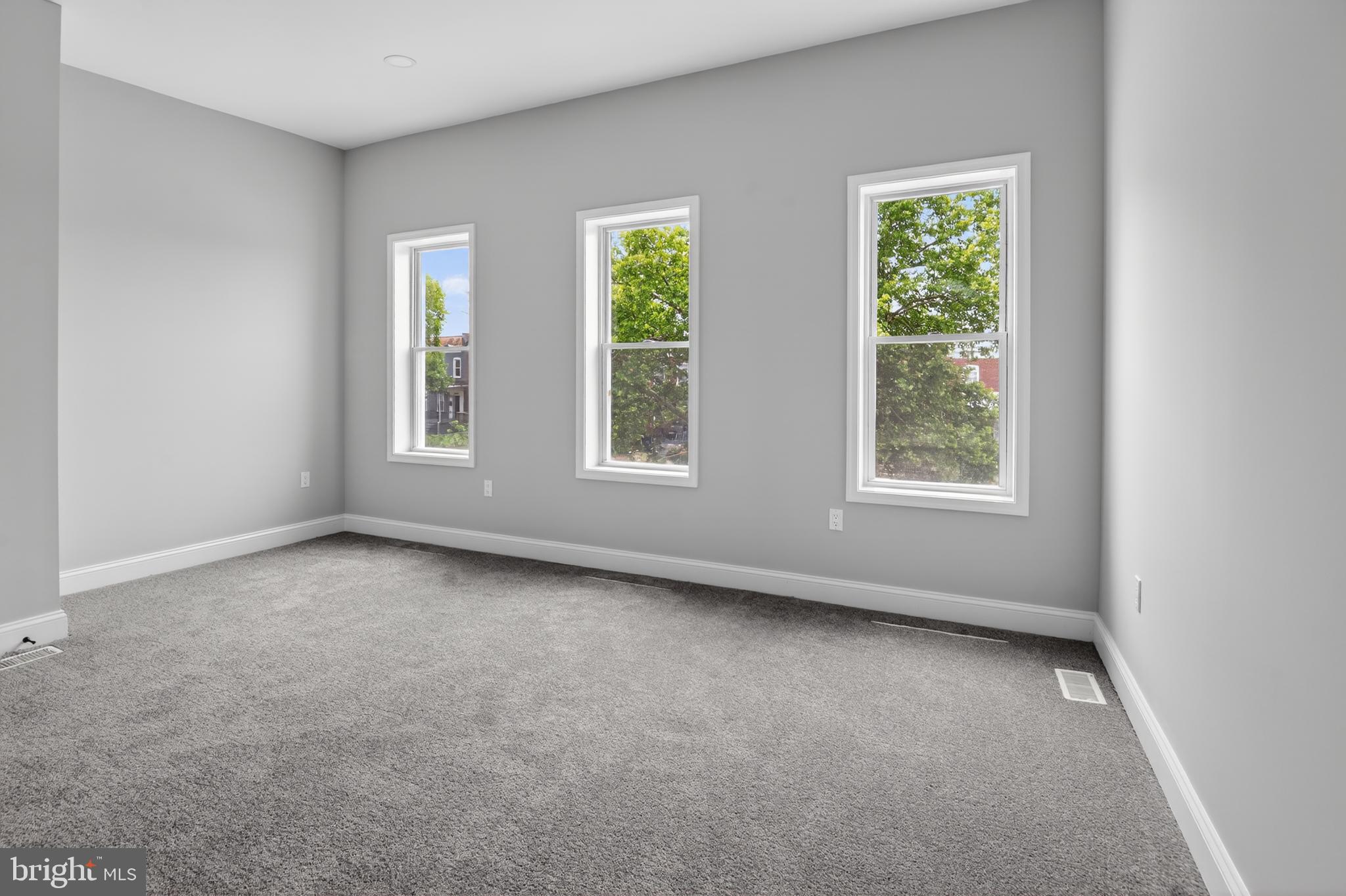2888 W GARRISON AVENUE W