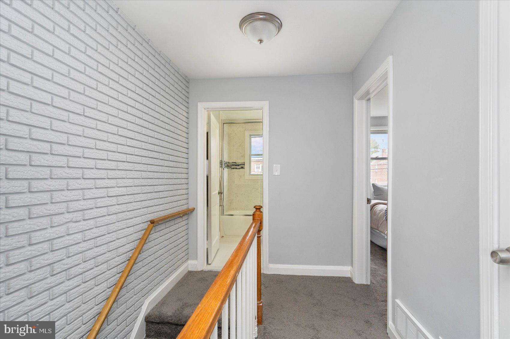 221 Riverthorn Rd