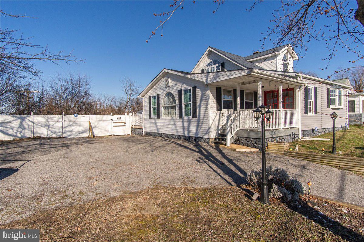 309 Old North Point Rd