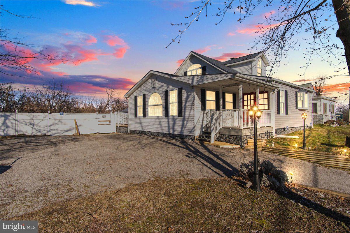 309 Old North Point Rd