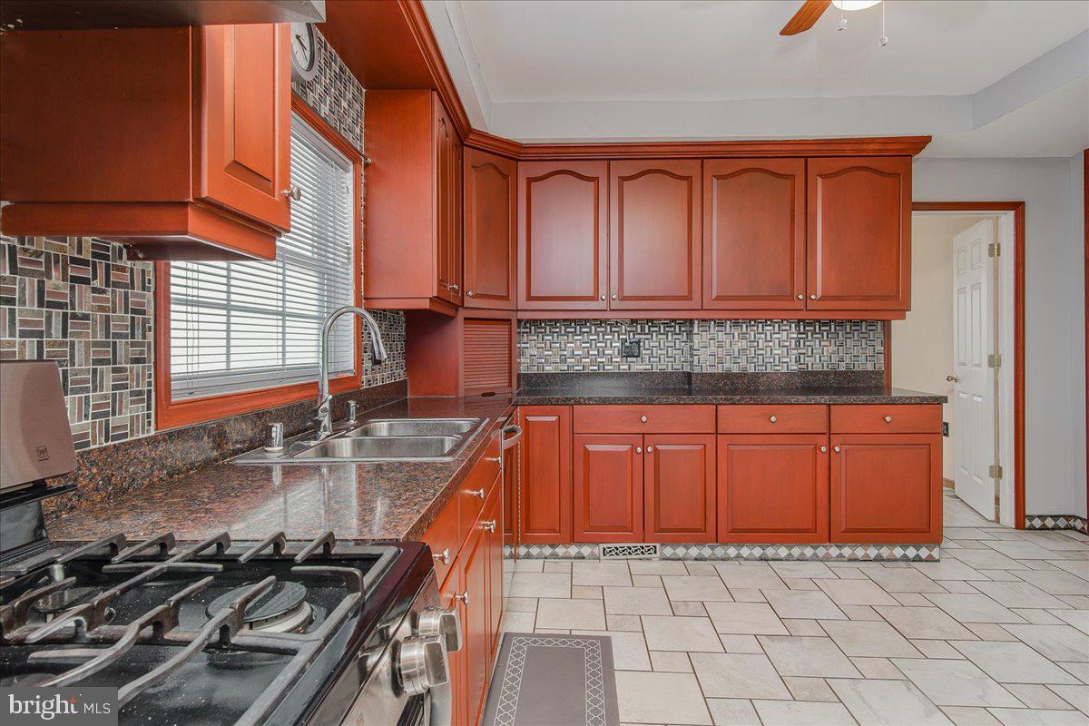 309 Old North Point Rd