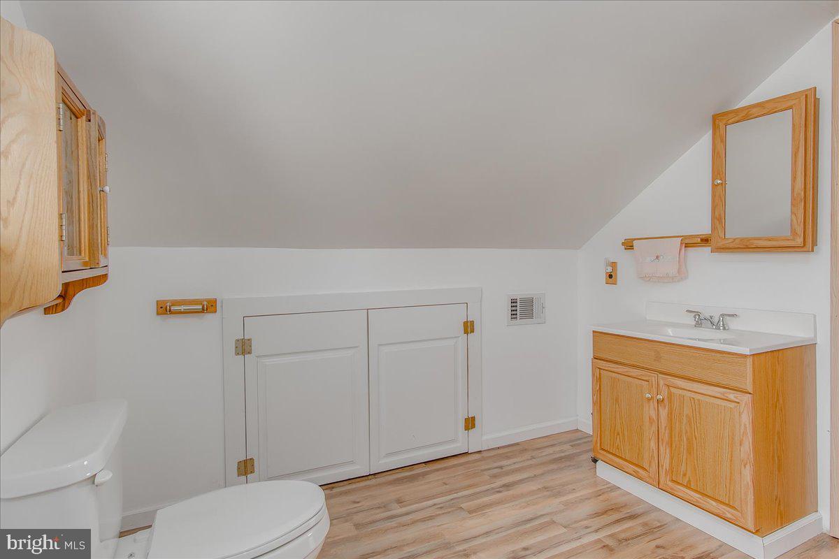 309 Old North Point Rd