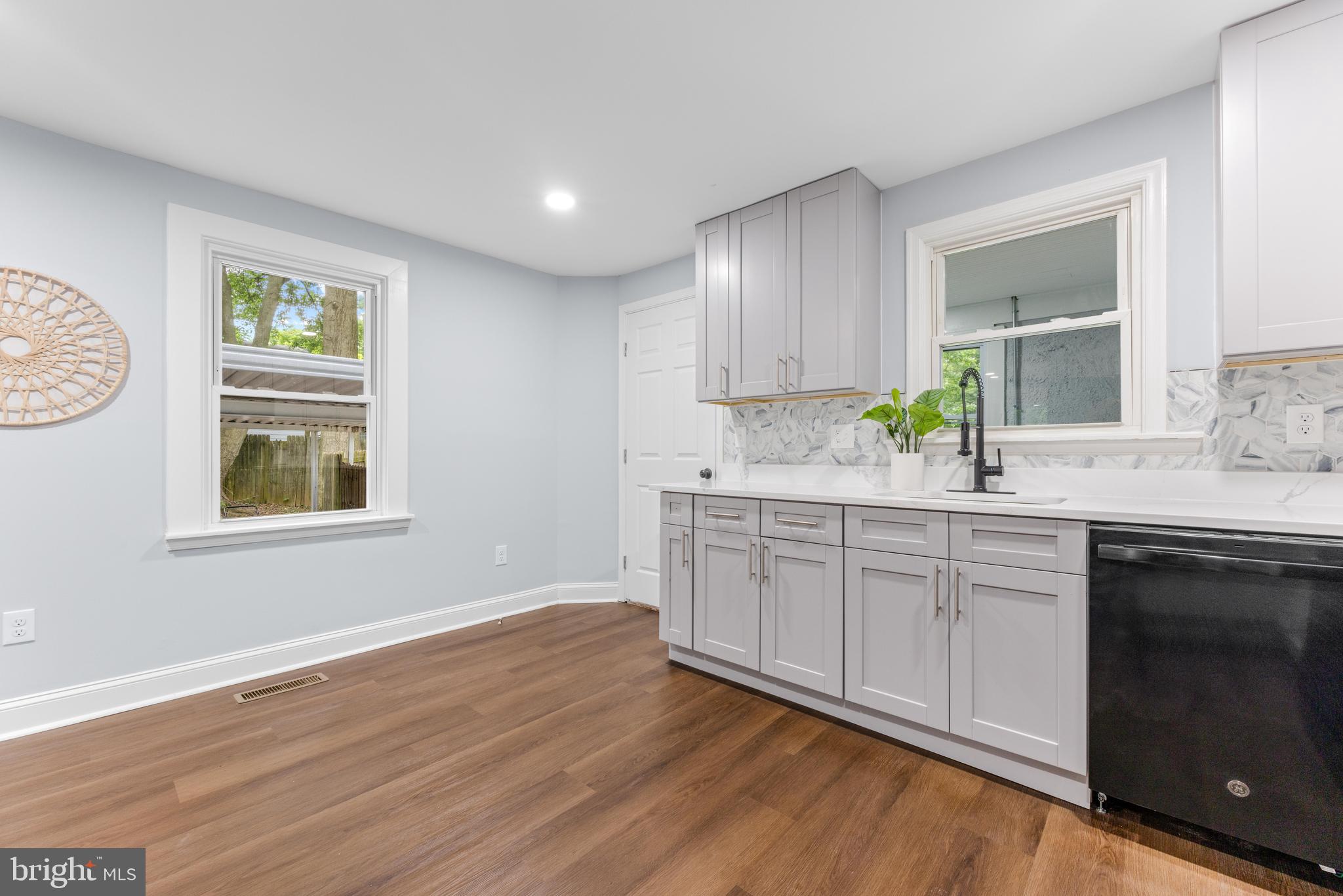 2922 Charleston