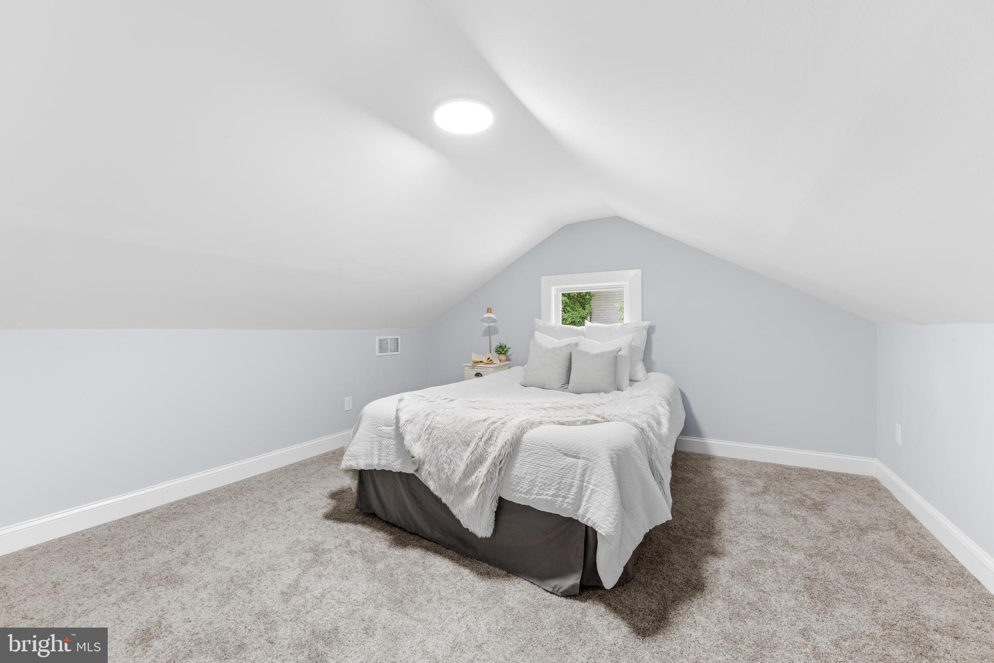 2922 Charleston