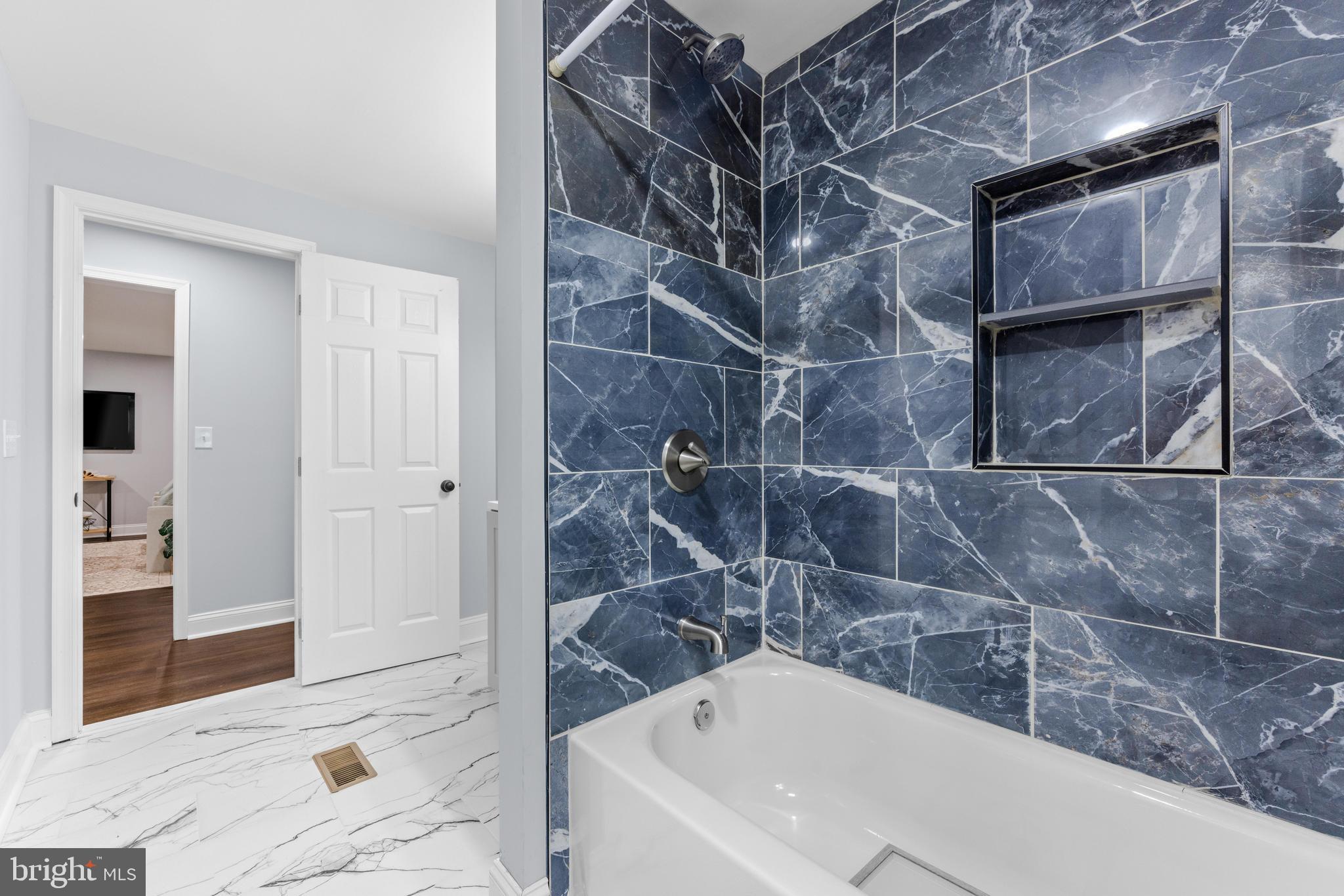 2922 Charleston