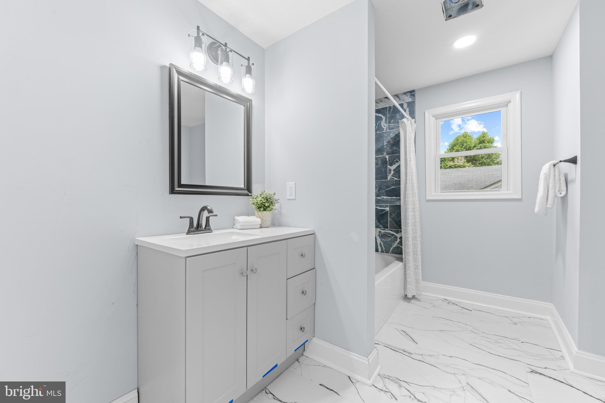2922 Charleston
