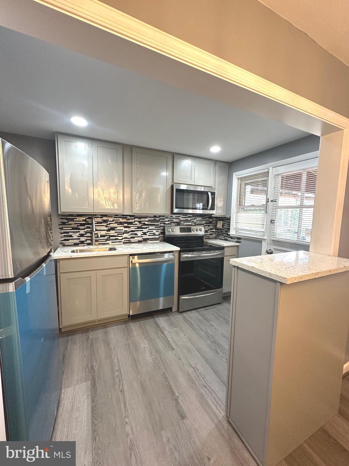 2806 Creston Rd