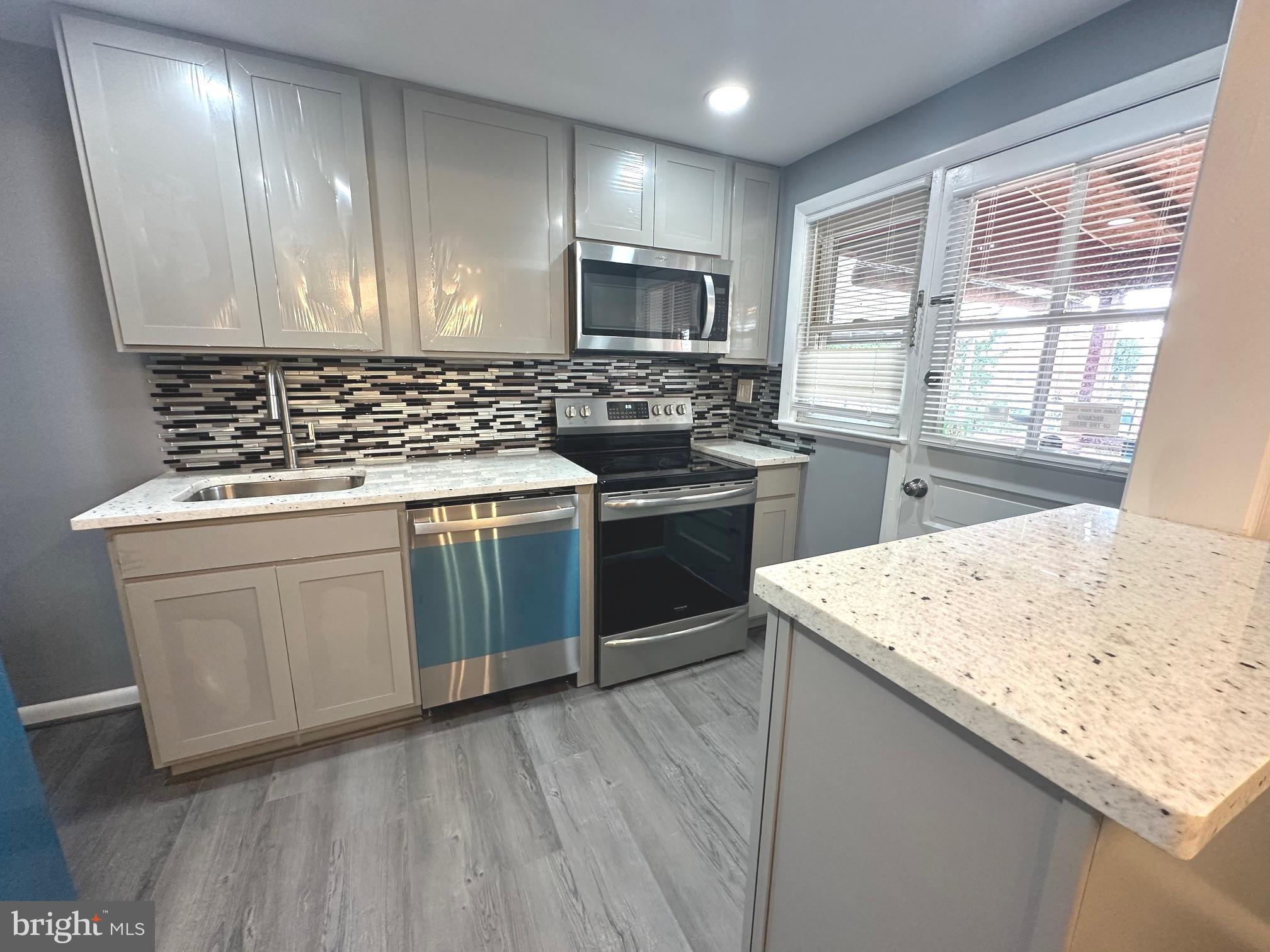 2806 Creston Rd