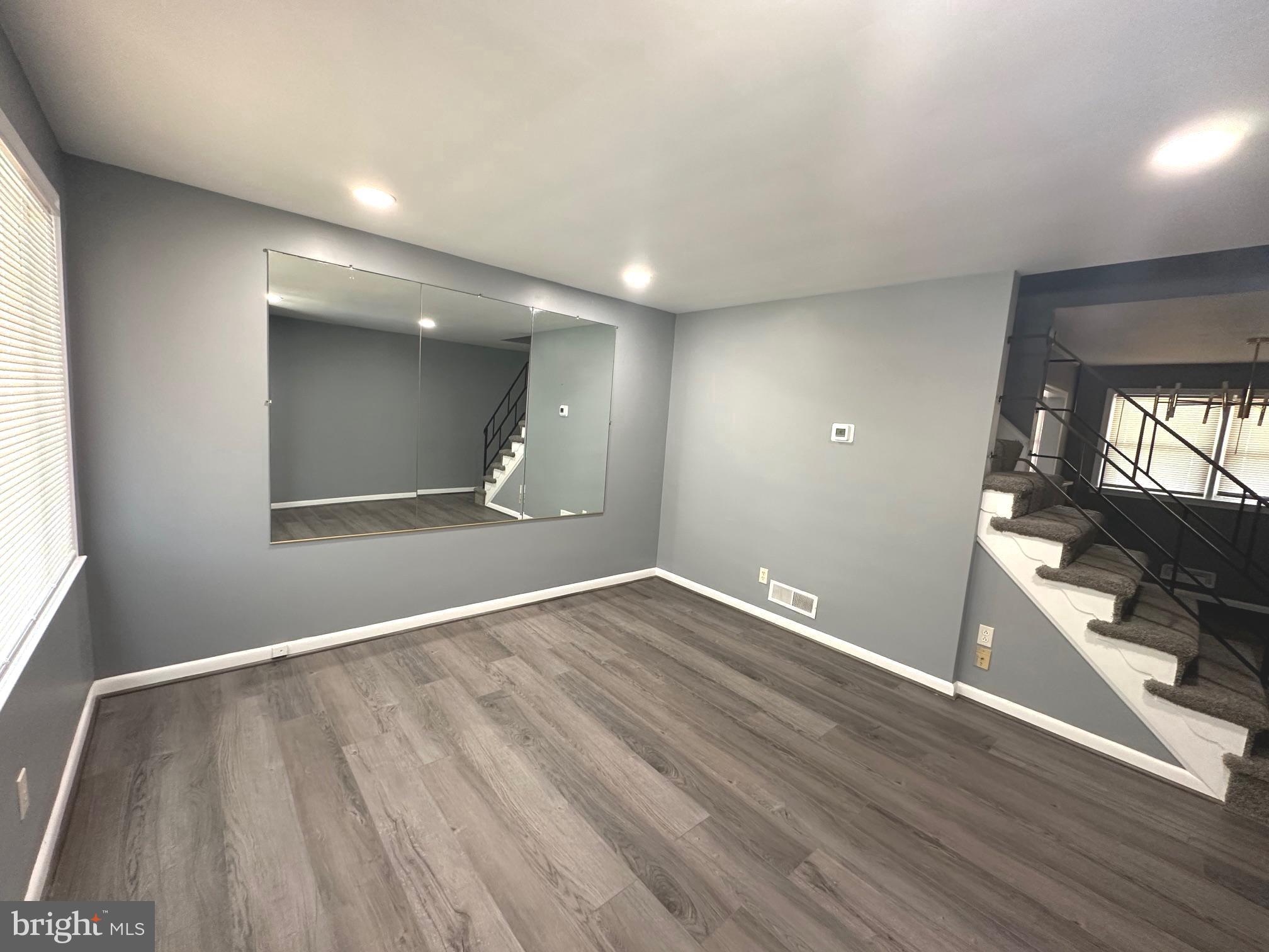 2806 Creston Rd