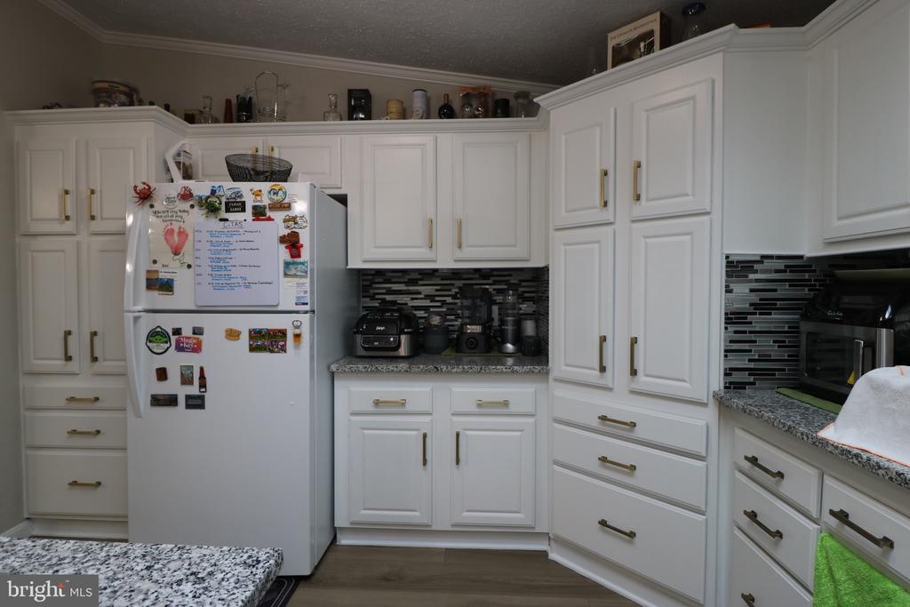 3302 JONQUIL LN