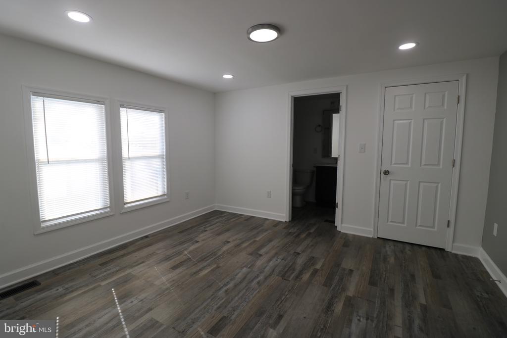 106 RODEO CIRCLE
