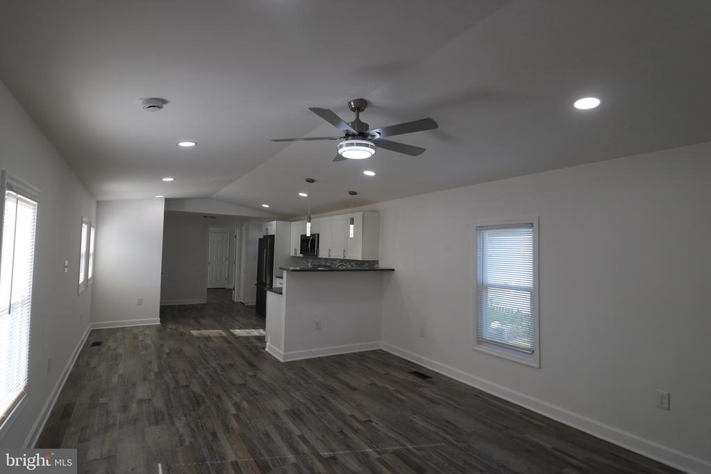106 RODEO CIRCLE